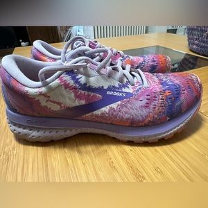 Brooks women’s size 8